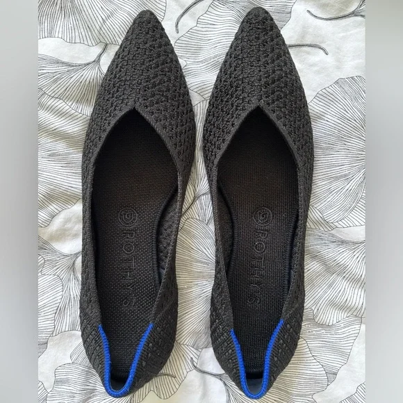 ✨Like New! Rothy’s Black Honeycomb Points✨ - Picture 1 of 5